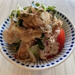 うどんれすとらん へんこつ - 追加のミニ豆腐サラダ