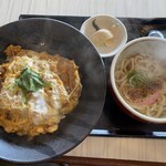 うどんれすとらん へんこつ - さくらポークのかつ丼定食