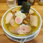 there is ramen - チャーシュー麺1,200円