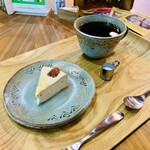 Zao樹のなか 採りたてやさいとチーズケーキ - 本日のコーヒーと期間限定いちごチーズケーキ