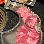 個室 和牛焼肉 吟 難波店 - 