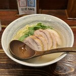塩らー麺 本丸亭 - チャーシュー塩らー麺