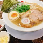 自家製麺 ら～めん かり屋 - 【濃厚豚骨ラーメン】