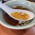 丸吉飯店 - 五目チャーハンのセットのスープ