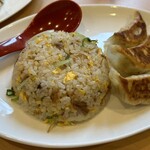 麺道 しゅはり - チャーハン餃子