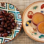 甘納豆かわむら - 金沢のお菓子なので、九谷焼×アコメヤさんのコラボの豆皿に載せてみました♪