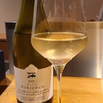 Tori Yamamoto - お酒⑥あしここ2021(白ワイン、山梨)
      葡萄品種:甲州69%、バッカス9%、プティ・マンサン8%、ミュラー・トゥルガウ6%、シルヴァーナ3%、マルヴァジア3%、シャルドネ2%