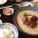 万鐘ももと庵 - 新メニューの坦々麺膳。豆乳でなめらかなスープ、美味しいです！