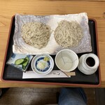 手打ちそばやさん うどんやさん - 料理写真:そば合盛り　右が北海道産左が長野産蕎麦粉