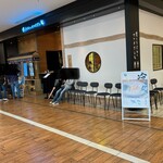 Boku To Udonto Katsuodashi - 開店直前、ウェイティングボードは、既に2組待ち　※店を出る頃には、行列が出来てました