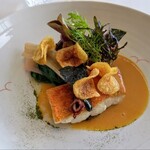 フランス料理 エステール by アラン・デュカス - 銚子産一本釣りの金目鯛　越冬メークイン　サフランソース　ホタルイカ