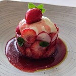 フランス料理 エステール by アラン・デュカス - (苺とシリアル　フロマージュブランとオレガノ)