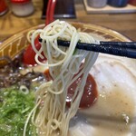 Tonkotsu Sewan - 麺は恐らくマルタイ棒ラーメン