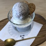 喫茶ひしがた - コーヒー＆バニラの2色アイス