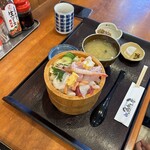 魚めし屋 - 