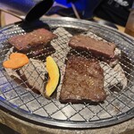 和牛が旨い個室焼肉 楽月 - 