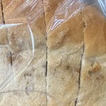 パンとおかしと... たなごころ - くるみ食パン