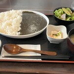 Nekomaru Shokudou - 挽肉と玉葱いっぱいイカ墨黒カレーライス