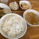 広東家庭料理おかむら - スープ、白飯も美味しい、全てが気に入りました。