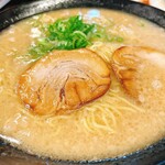 Gyouza No Oushou - キムチラーメン大盛キムチ別皿
                      スープ多め背脂多め