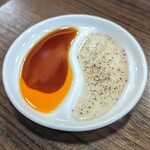 Chuuka Soba To Gyouza - 餃子のタレ（醤油＆ラー油、酢＆胡椒）