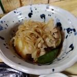 とん八 - 新じゃがの煮物 420円(税込)(2024年5月15日撮影)