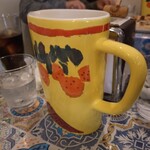 ピッツェリア ヒロ - 水差しです。平べったい…。