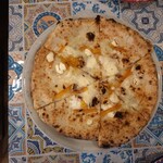 ピッツェリア ヒロ - 甘夏となんとかのクワトロフォルマッジ