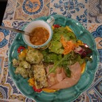 ピッツェリア ヒロ - 前菜のサラダ。なかなか侮れません。