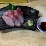 とん八 - かんぱち刺身 520円(税込)(2024年5月9日撮影)