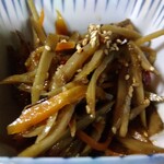 とん八 - きんぴらごぼう 400円(税込)(2024年4月24日撮影)