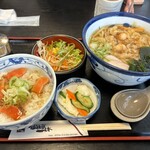 Udon bou ikkyuu - ランチセット（かき揚げうどん+サケ丼）