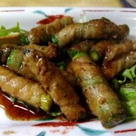 とん八 - アスパラ肉巻き 420円(税込)(2024年4月10日撮影)