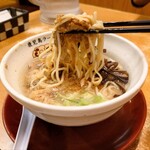 Kagoshima Ramen Ton Toro - 麺リフト！中太でもちっとしていました！