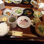 Hachihachiya - 島四国定食