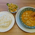 SPICE HARMONY - 料理写真:エビフライカレー 激辛・ライス・サラダ