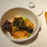 シェ松尾・松濤レストラン - 静岡県産　サザエのブルゴーニュ風