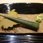 富小路 やま岸 - 鯛ちまき寿司、穴子寿司柏巻き