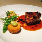 シェ松尾・松濤レストラン - 特選牛フィレ肉のロッシーニ風　数種の付け合わせを添えて