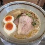 麺房 鶏くらふと - 濃厚なおそば、味玉トッピング