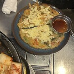 韓国料理 サムギョプサル どやじ - チーズチヂミ