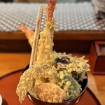 粋孝 - 特大えび天は割箸オーバーの特大えび天　20cm位はあるかと思います。