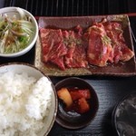 焼肉 牛和華 - カルビ・ハラミ定食