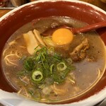 麺王 - 徳島ラーメン、生卵入り