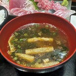 おさかな食堂　くろべえ - 刺身定食(\2,100)　メダイとヤナギバチメの汁