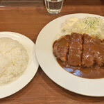 洋食 KOBAYA - 他にライスと味噌汁とお新香が付きます