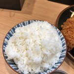 とんかつ檍 - ご飯もお米が美味しい、好みの少し硬めな炊き加減