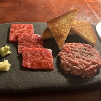 カルネジーオ イースト - 