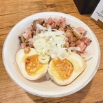 麺屋 聖 - 炙りレア焼豚丼