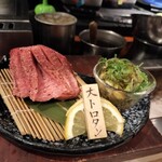 焼肉酒場 にくまる 春吉店 - 